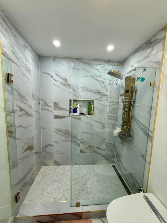 En Venta: $499,000 (4 camas, 3 baños, 1766 Pies cuadrados)