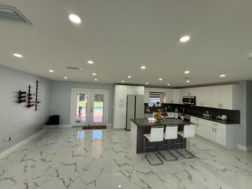 En Venta: $499,000 (4 camas, 3 baños, 1766 Pies cuadrados)