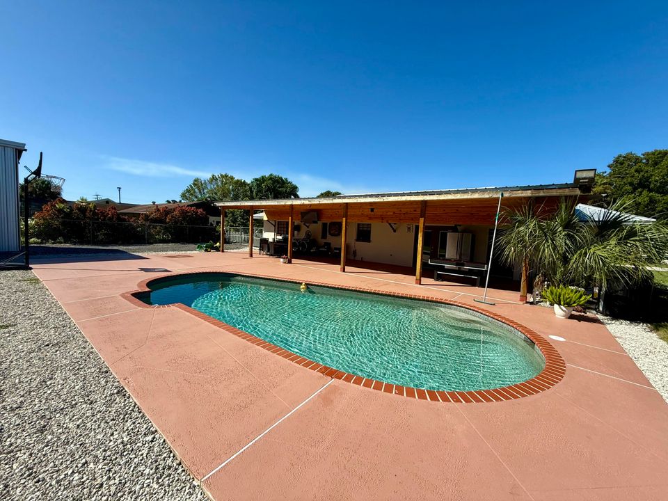 En Venta: $499,000 (4 camas, 3 baños, 1766 Pies cuadrados)