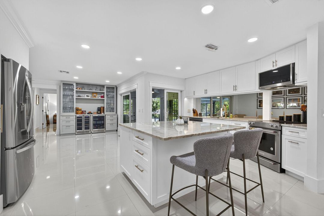 На продажу: $1,189,000 (3 спален, 2 ванн, 2334 Квадратных фут)