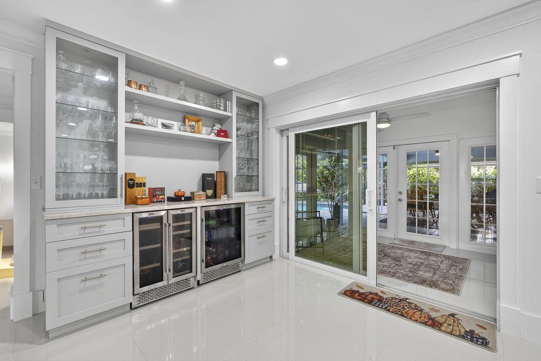 На продажу: $1,189,000 (3 спален, 2 ванн, 2334 Квадратных фут)