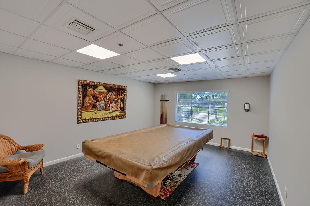 For Sale: $372,700 (2 beds, 2 baths, 1227 Square Feet)