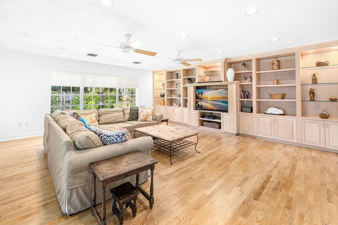 Active With Contract: $640,000 (3 beds, 2 baths, 1895 Square Feet)