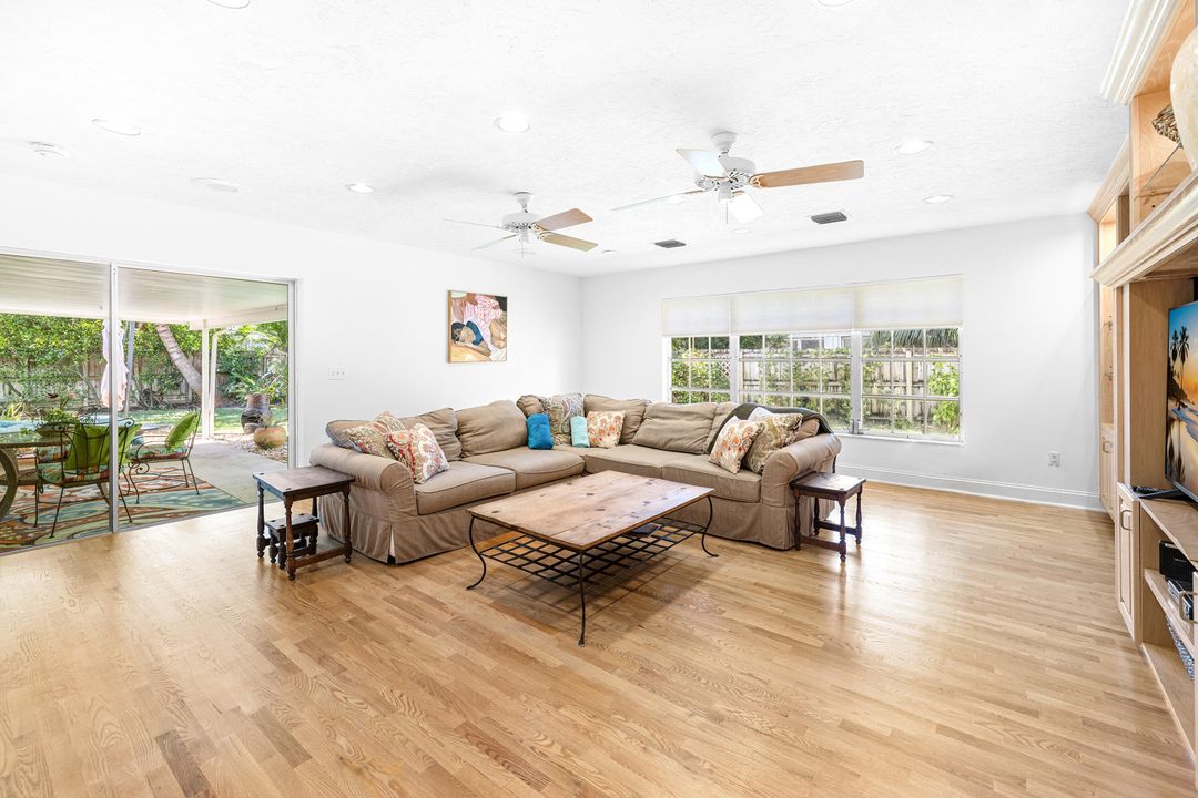 Active With Contract: $640,000 (3 beds, 2 baths, 1895 Square Feet)