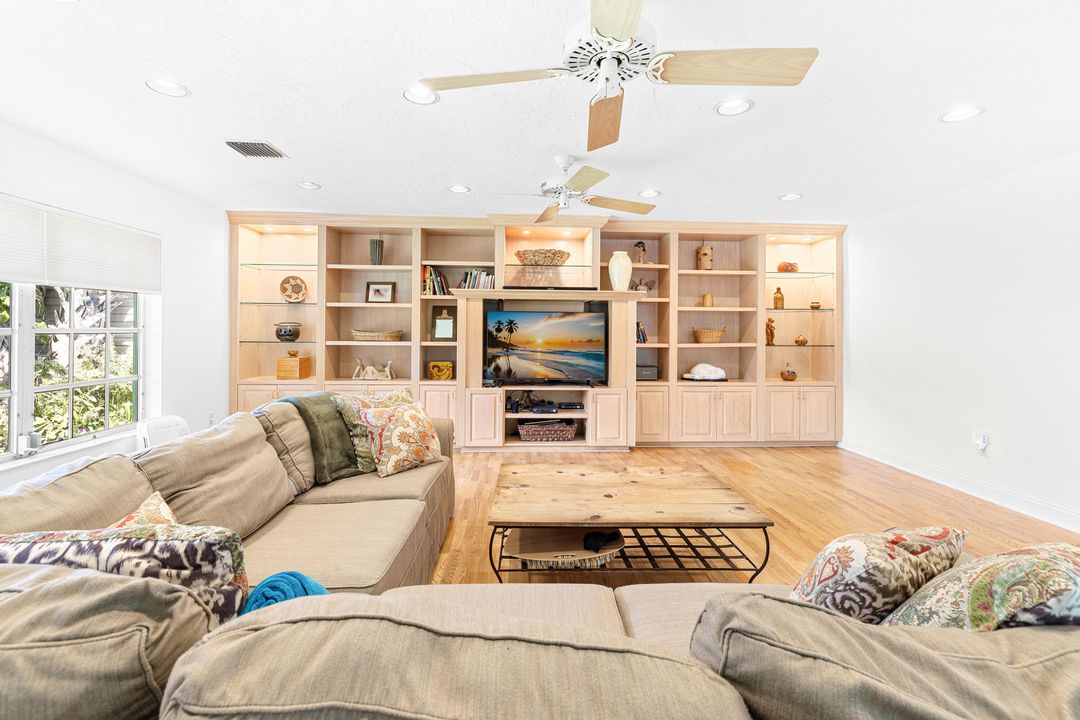 Active With Contract: $640,000 (3 beds, 2 baths, 1895 Square Feet)