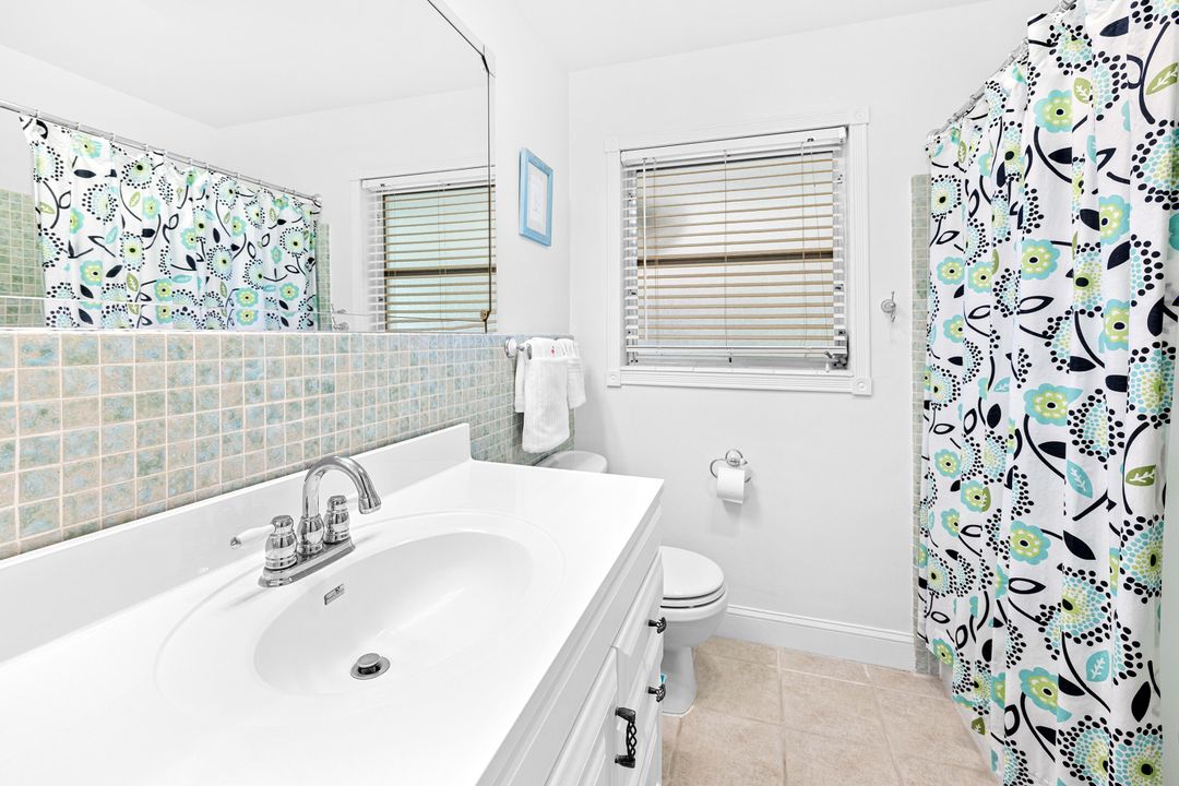 Active With Contract: $640,000 (3 beds, 2 baths, 1895 Square Feet)