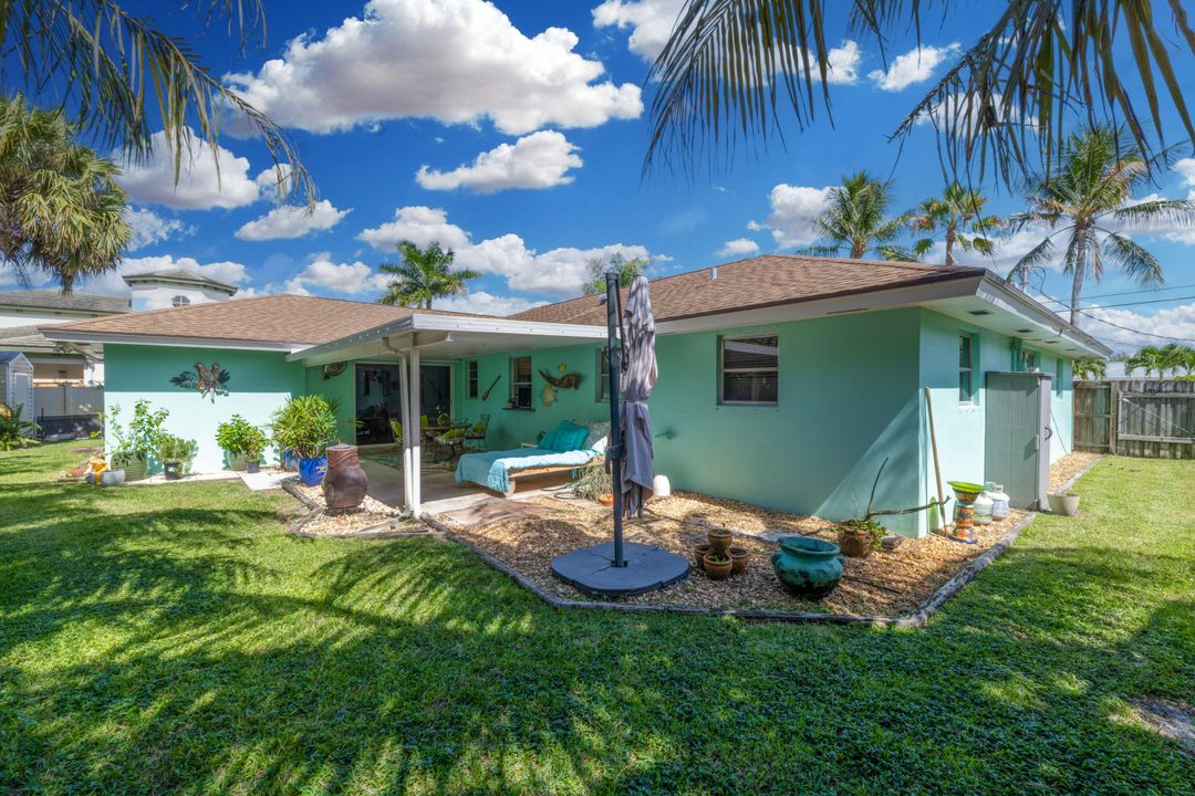 Active With Contract: $640,000 (3 beds, 2 baths, 1895 Square Feet)