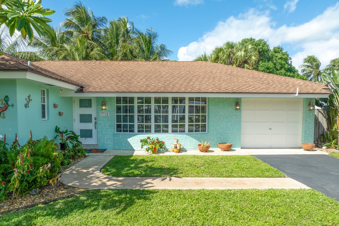 Active With Contract: $640,000 (3 beds, 2 baths, 1895 Square Feet)