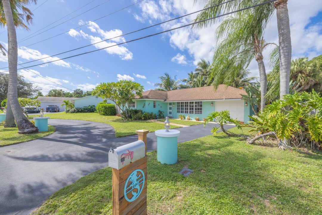 Active With Contract: $640,000 (3 beds, 2 baths, 1895 Square Feet)