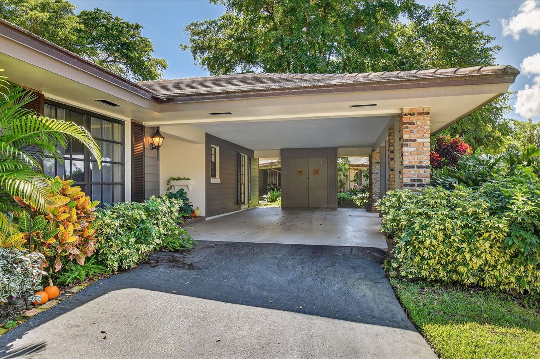 Active With Contract: $519,900 (3 beds, 2 baths, 2110 Square Feet)