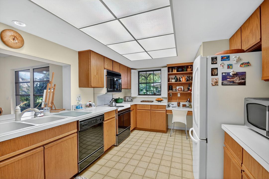 Active With Contract: $519,900 (3 beds, 2 baths, 2110 Square Feet)