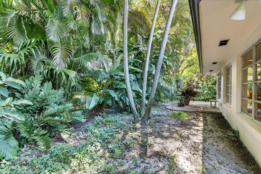 Active With Contract: $519,900 (3 beds, 2 baths, 2110 Square Feet)