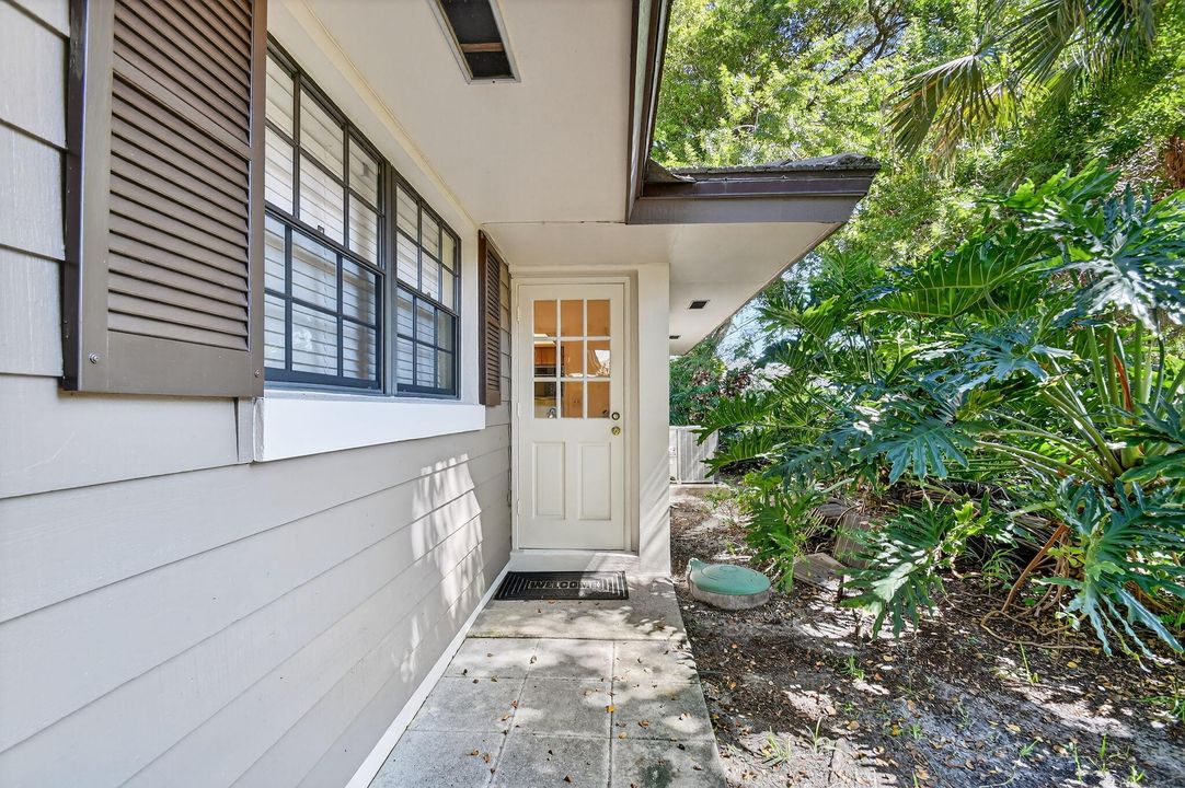 Active With Contract: $519,900 (3 beds, 2 baths, 2110 Square Feet)