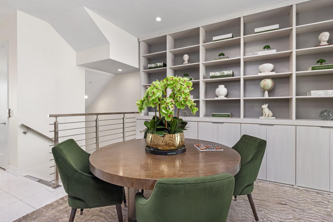 For Sale: $1,595,000 (3 beds, 3 baths, 2877 Square Feet)