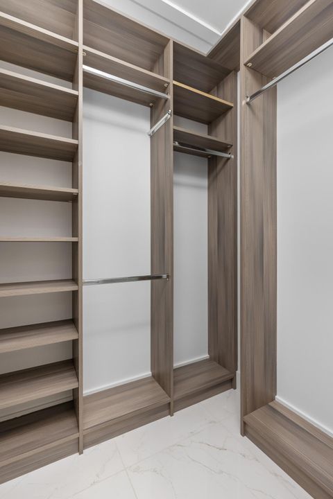 For Sale: $1,595,000 (3 beds, 3 baths, 2877 Square Feet)