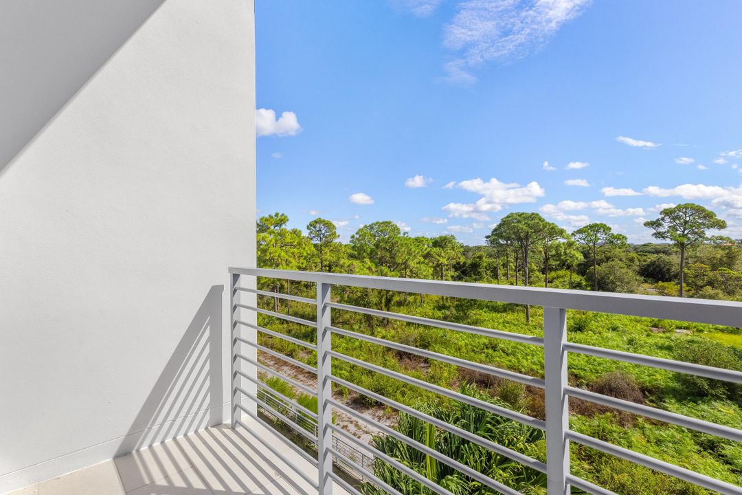 For Sale: $1,595,000 (3 beds, 3 baths, 2877 Square Feet)