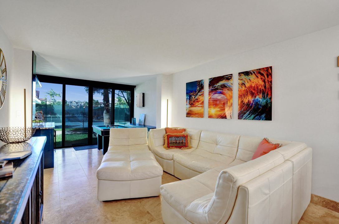 Active With Contract: $3,250 (2 beds, 2 baths, 1175 Square Feet)