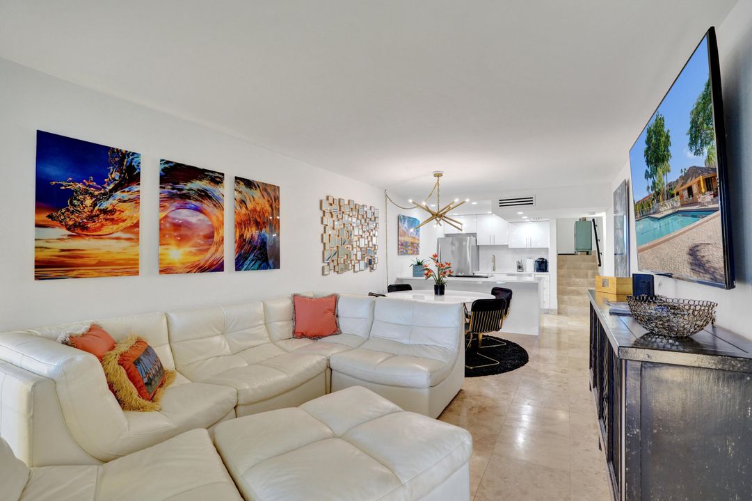 Active With Contract: $3,250 (2 beds, 2 baths, 1175 Square Feet)