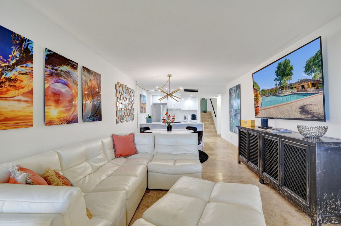 Active With Contract: $3,250 (2 beds, 2 baths, 1175 Square Feet)