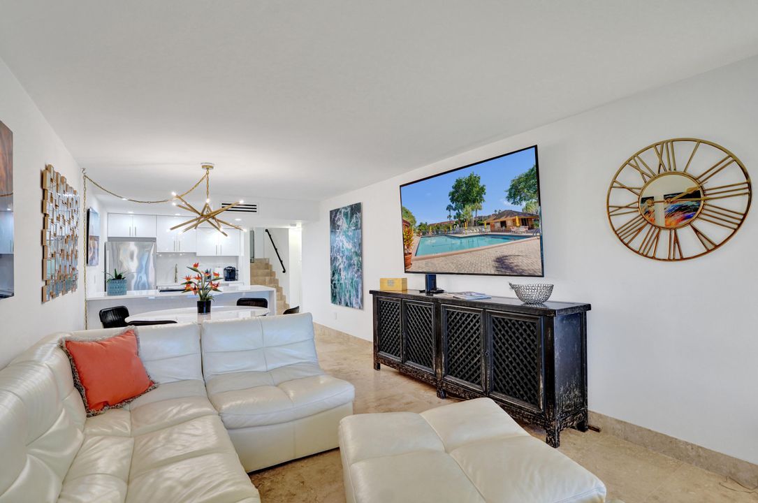 Active With Contract: $3,250 (2 beds, 2 baths, 1175 Square Feet)