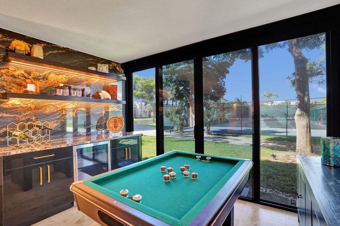 Active With Contract: $3,250 (2 beds, 2 baths, 1175 Square Feet)