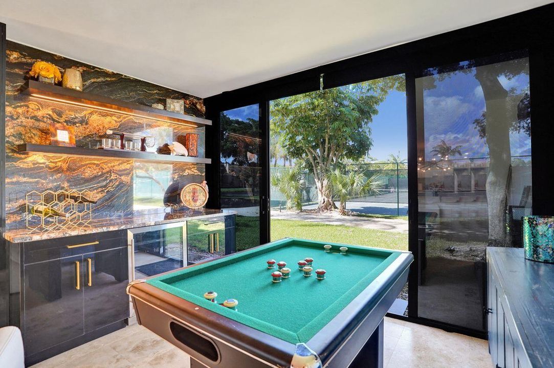 Active With Contract: $3,250 (2 beds, 2 baths, 1175 Square Feet)