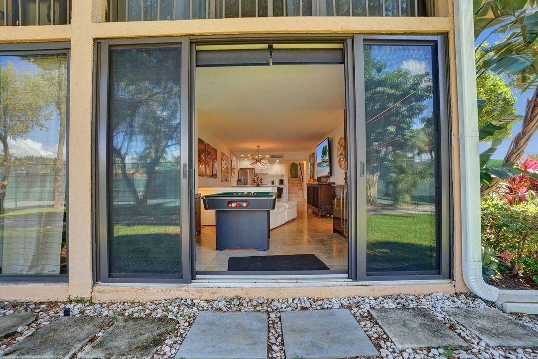 Active With Contract: $3,250 (2 beds, 2 baths, 1175 Square Feet)