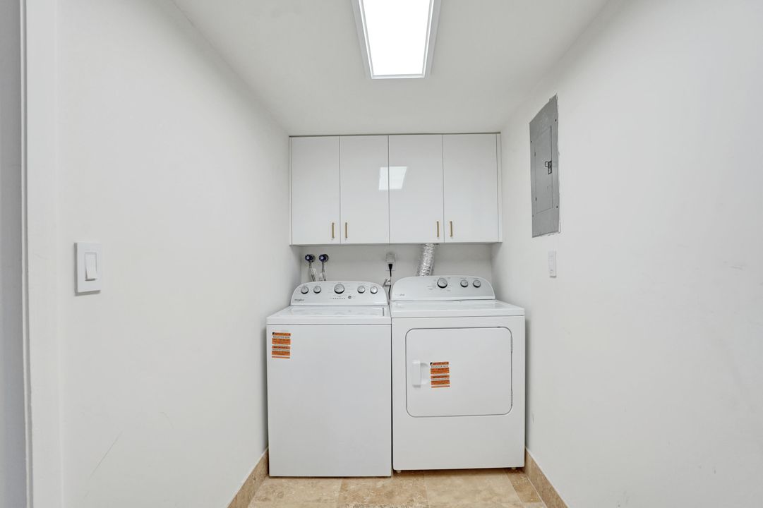 Active With Contract: $3,250 (2 beds, 2 baths, 1175 Square Feet)