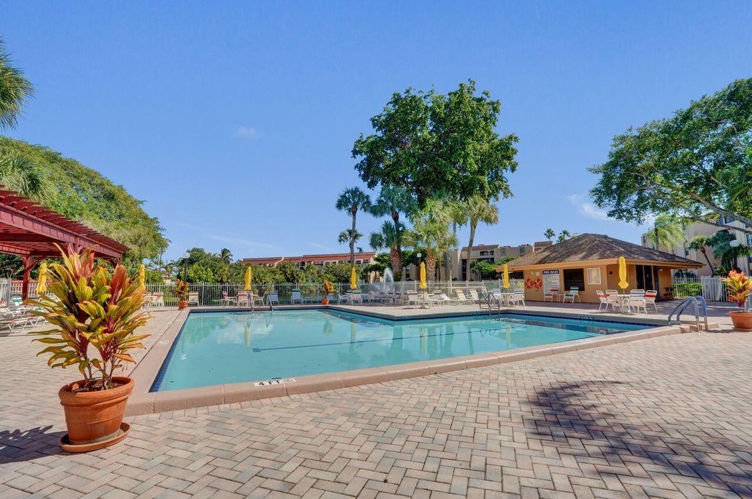 Active With Contract: $3,250 (2 beds, 2 baths, 1175 Square Feet)