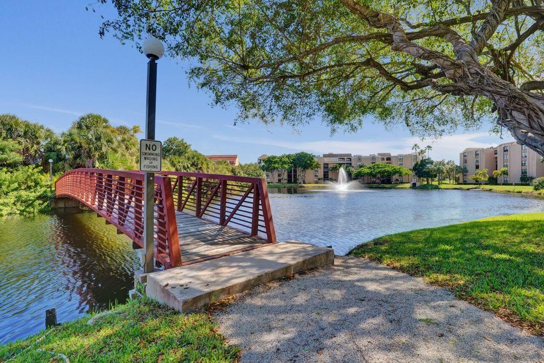 Active With Contract: $3,250 (2 beds, 2 baths, 1175 Square Feet)