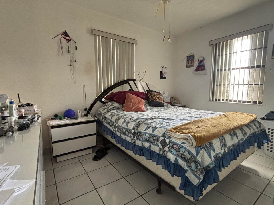 For Sale: $439,000 (3 beds, 2 baths, 1295 Square Feet)