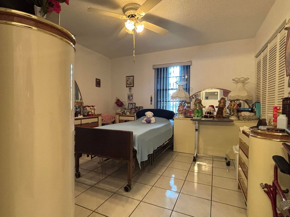 For Sale: $439,000 (3 beds, 2 baths, 1295 Square Feet)