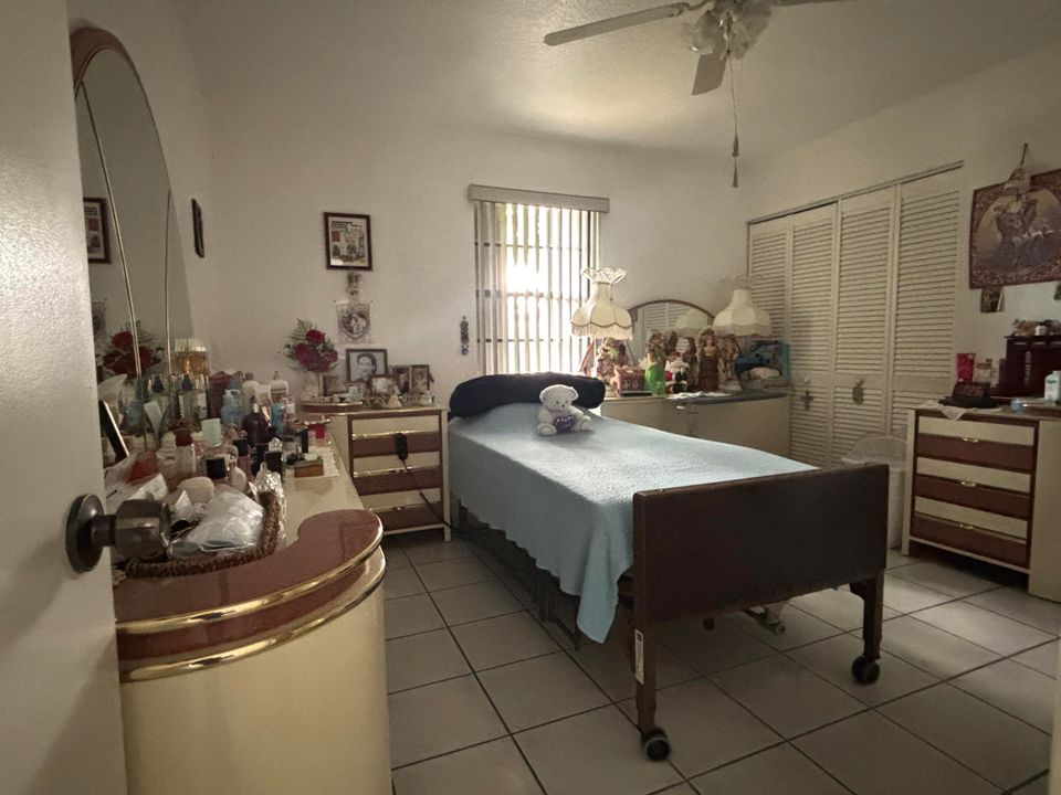 For Sale: $439,000 (3 beds, 2 baths, 1295 Square Feet)