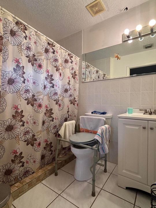 For Sale: $439,000 (3 beds, 2 baths, 1295 Square Feet)