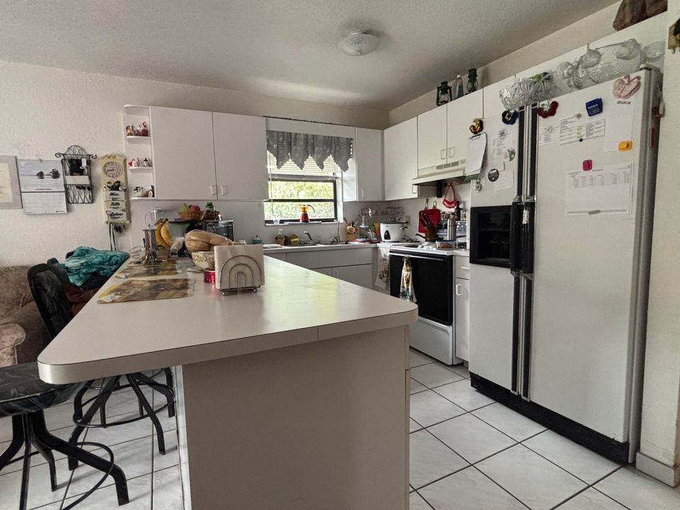 For Sale: $439,000 (3 beds, 2 baths, 1295 Square Feet)