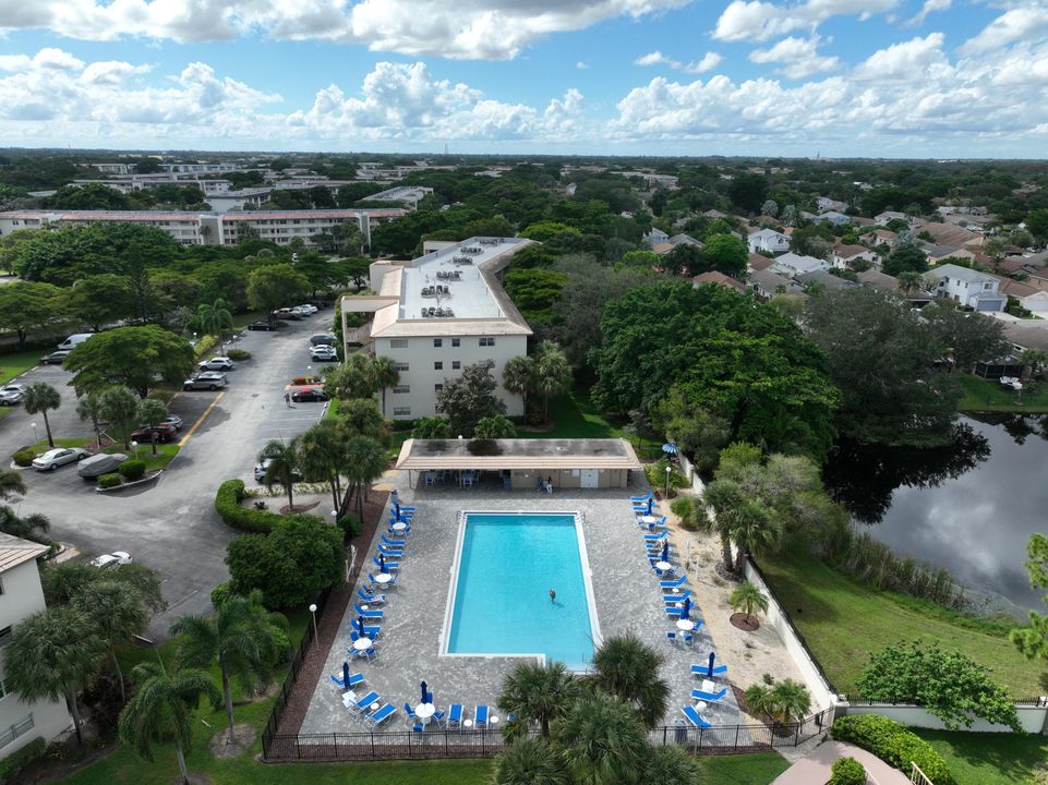 For Sale: $198,500 (2 beds, 2 baths, 1210 Square Feet)