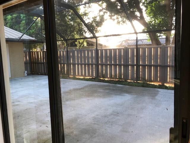 Activo con contrato: $2,800 (3 camas, 2 baños, 1276 Pies cuadrados)