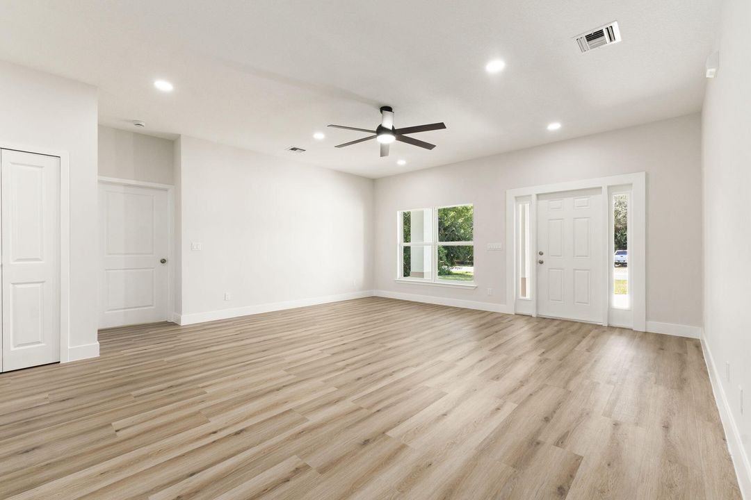 На продажу: $509,900 (4 спален, 2 ванн, 2250 Квадратных фут)