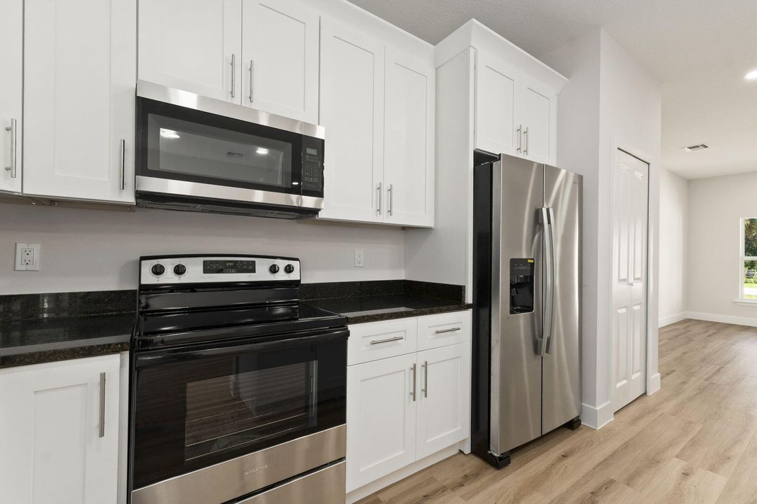 На продажу: $509,900 (4 спален, 2 ванн, 2250 Квадратных фут)