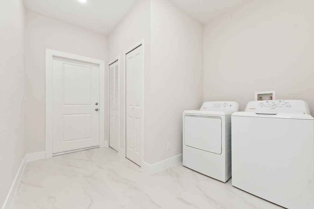 На продажу: $509,900 (4 спален, 2 ванн, 2250 Квадратных фут)