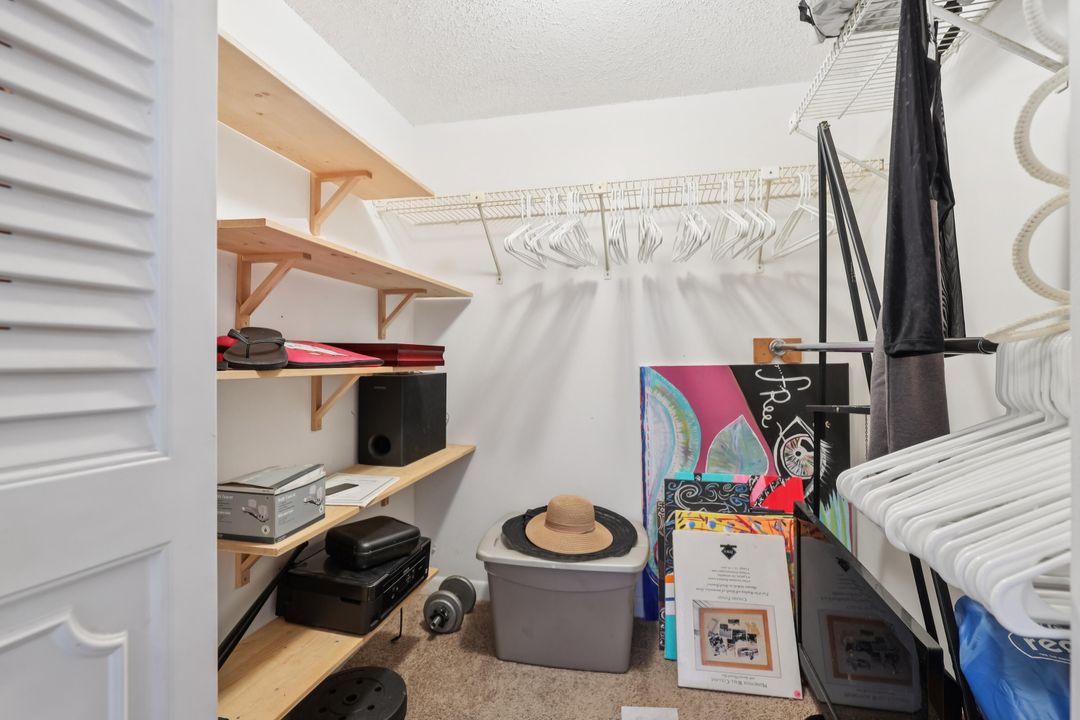 For Sale: $90,000 (2 beds, 2 baths, 1010 Square Feet)