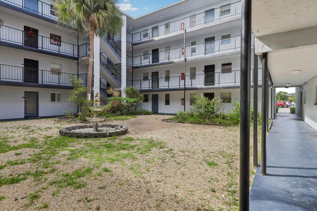 For Sale: $90,000 (2 beds, 2 baths, 1010 Square Feet)