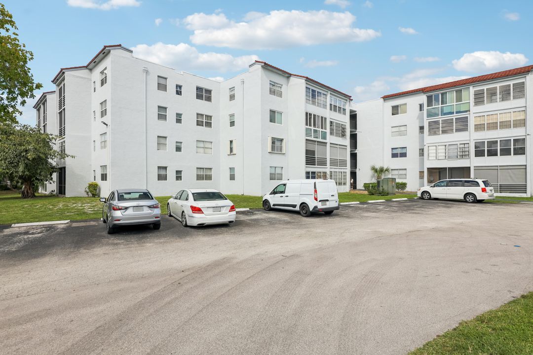 For Sale: $90,000 (2 beds, 2 baths, 1010 Square Feet)