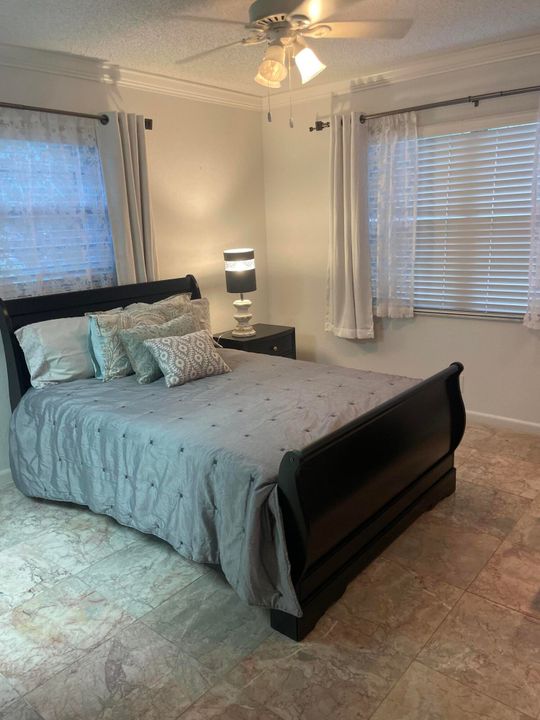 For Sale: $198,500 (2 beds, 2 baths, 1210 Square Feet)