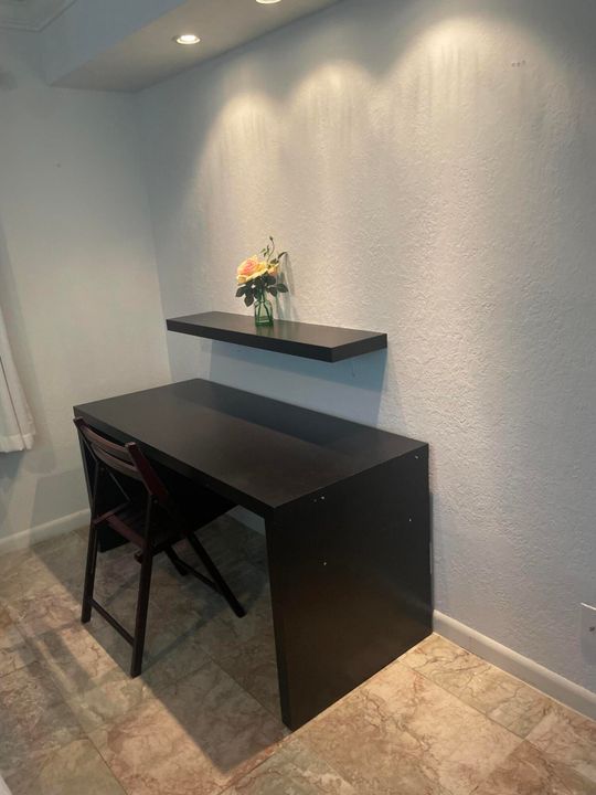 For Sale: $198,500 (2 beds, 2 baths, 1210 Square Feet)