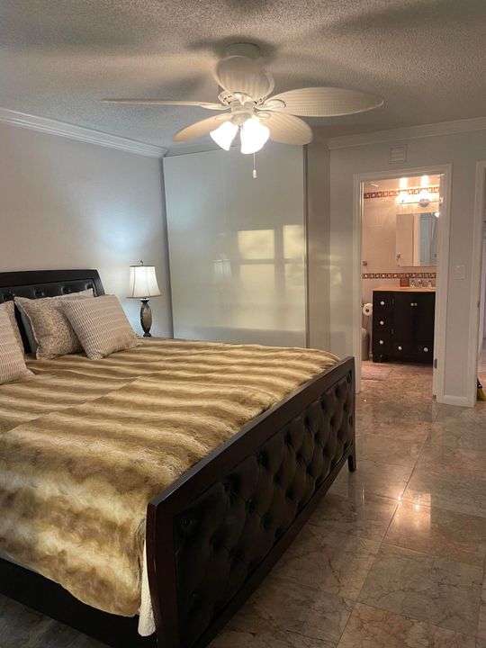 For Sale: $198,500 (2 beds, 2 baths, 1210 Square Feet)