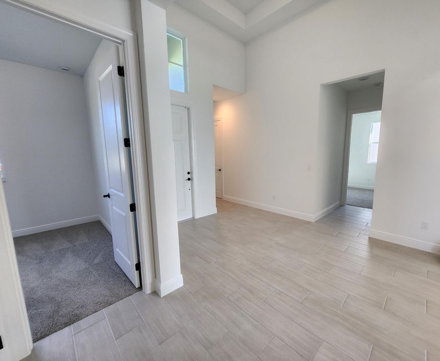 На продажу: $735,900 (3 спален, 3 ванн, 2032 Квадратных фут)