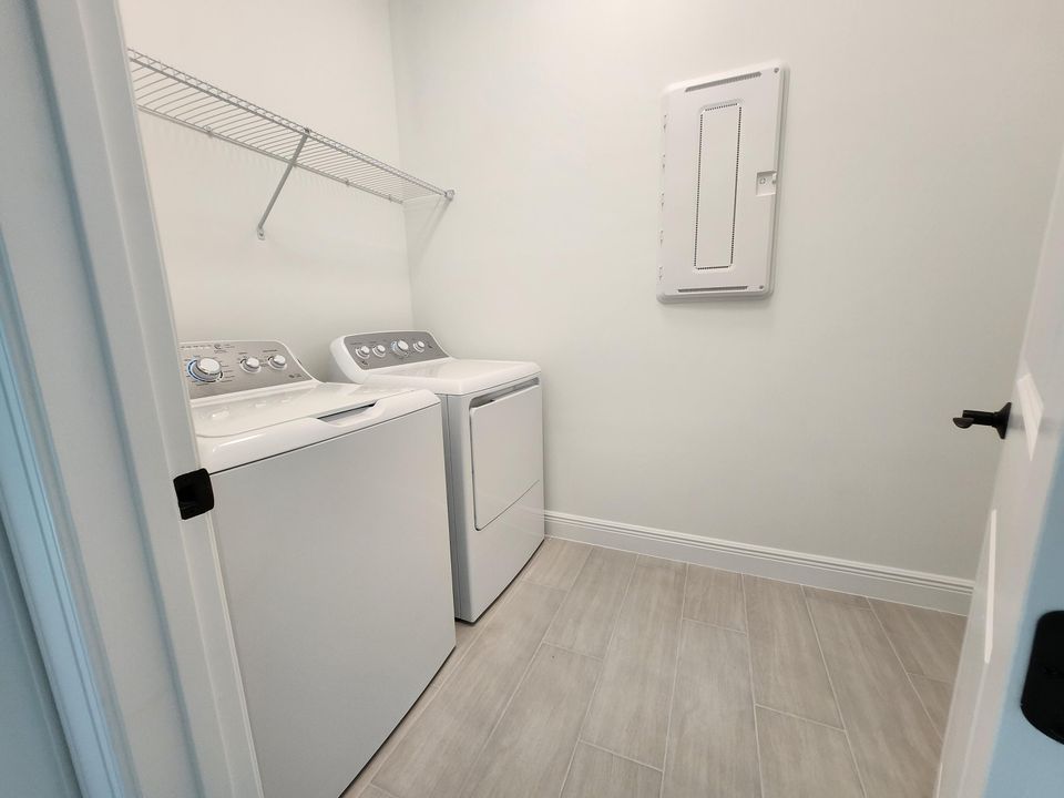 На продажу: $735,900 (3 спален, 3 ванн, 2032 Квадратных фут)