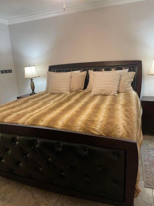 For Sale: $198,500 (2 beds, 2 baths, 1210 Square Feet)