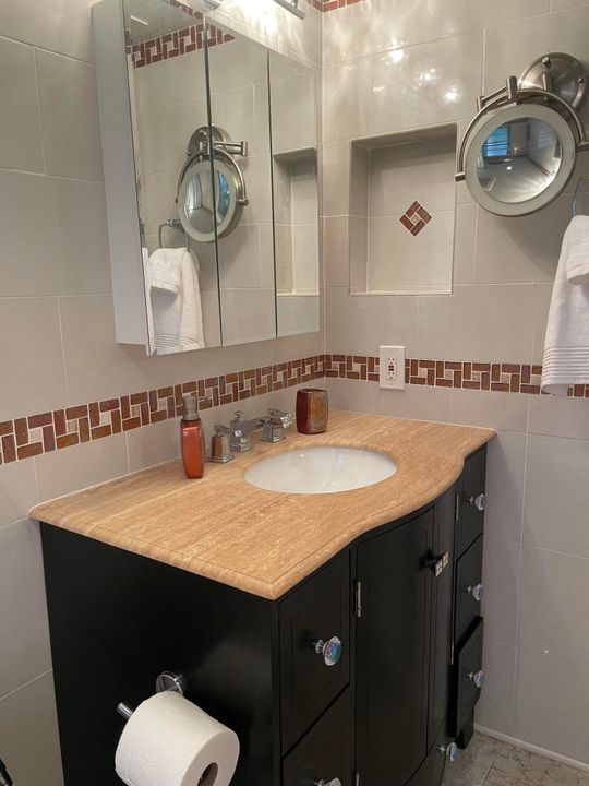 For Sale: $198,500 (2 beds, 2 baths, 1210 Square Feet)